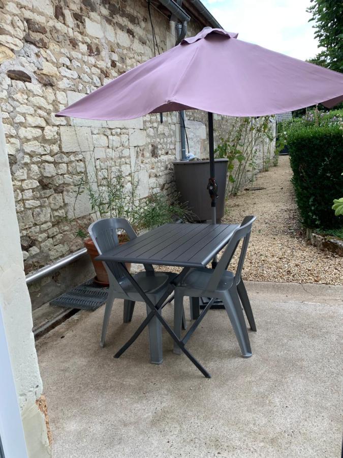 La Costonnerie Bed and Breakfast Leigne-sur-Usseau Exteriör bild